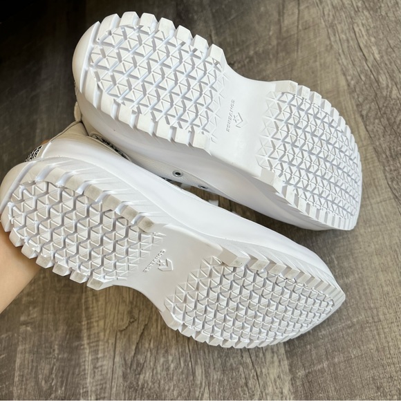 Converse Chuck Taylor All Star Lugged 2.0 Leather High Top White Size W10.5/M8.5 - Picture 8 of 13